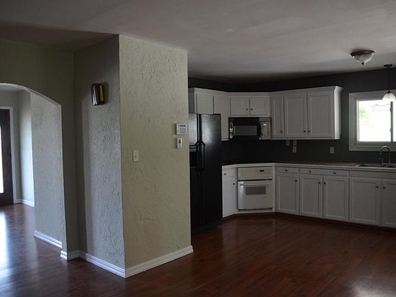 2nd image of 409 S Harlin Dr