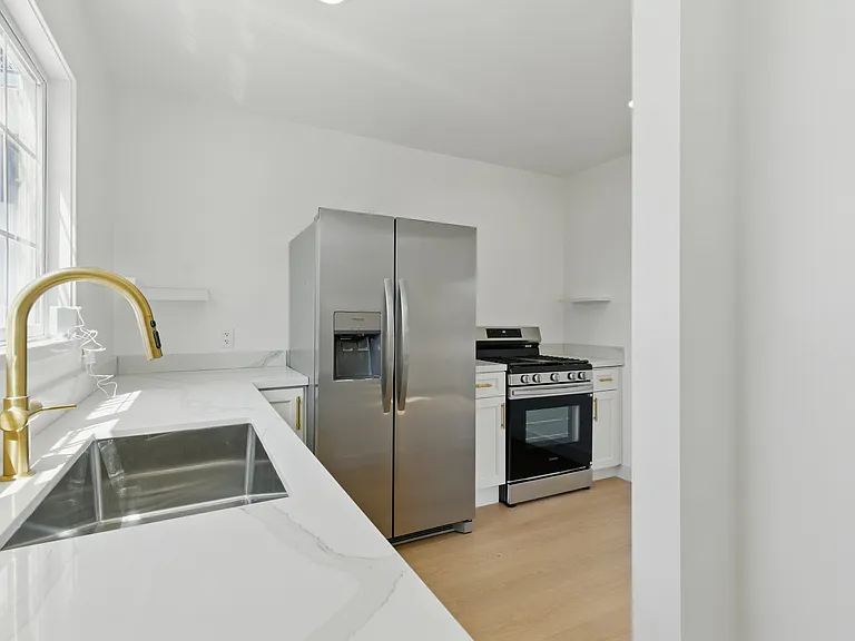 412 W Tregallas Rd #412 — Photo 4
