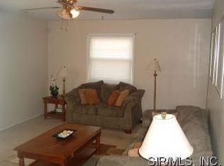 113 McKnight Rd, Fairview Heights, IL 62208