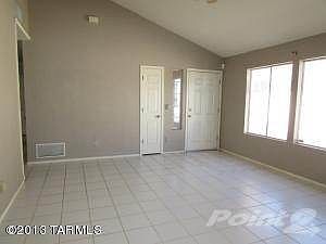 022-176740 great room 2