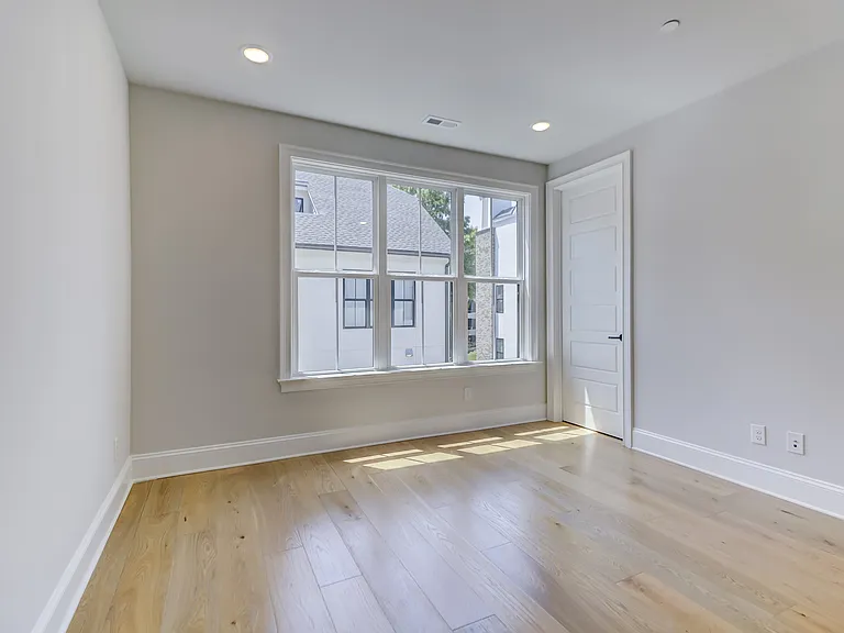 1107 Parkside Greenway Dr — Photo 24