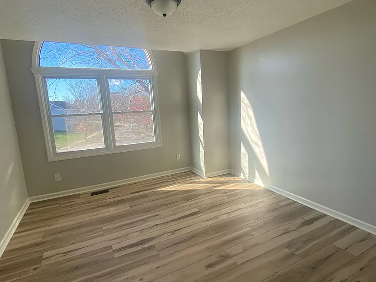 4417 E Clayton Ct — Photo 13