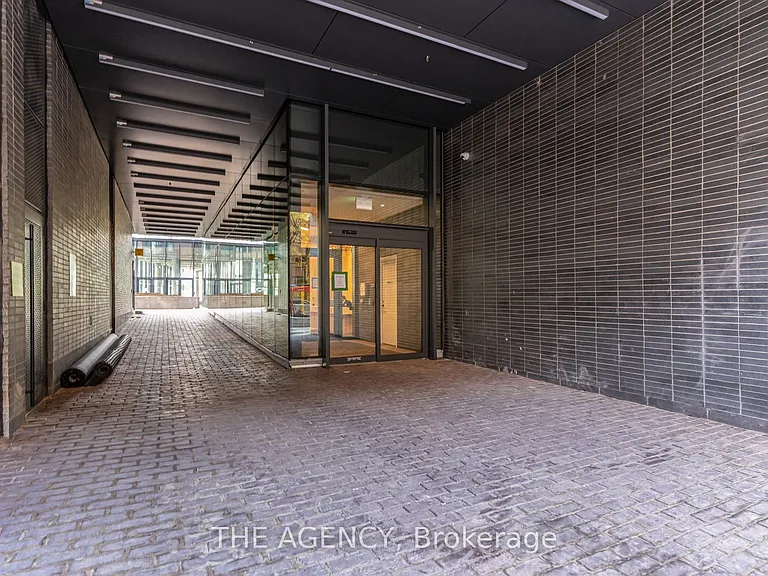 33 Parliament St #429 — Photo 45