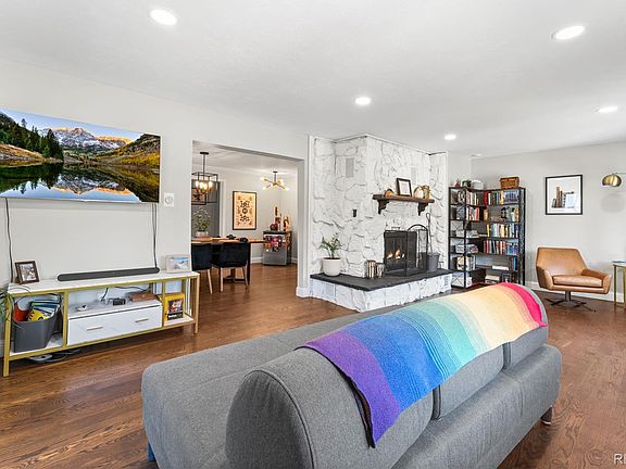 3rd image of 1111 E Dartmouth Avenue