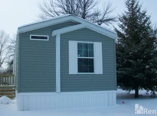 2419 Estabrook Dr, Grand Forks, ND 58201