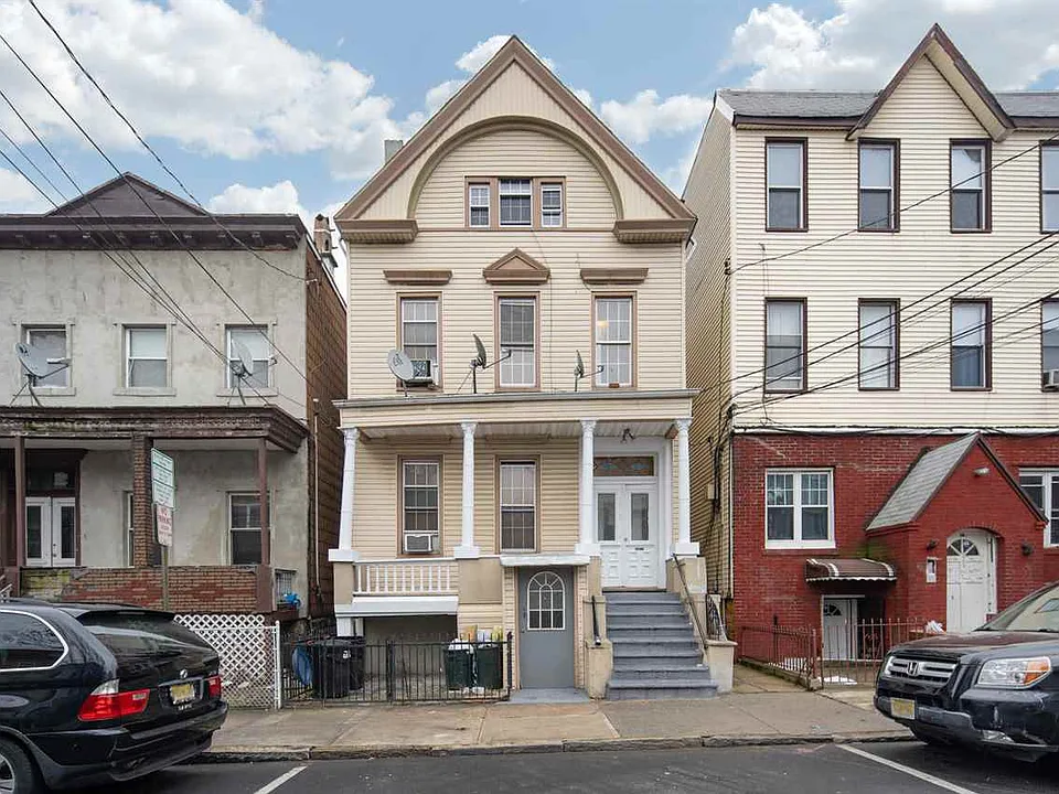 2510 Adam Pl #3