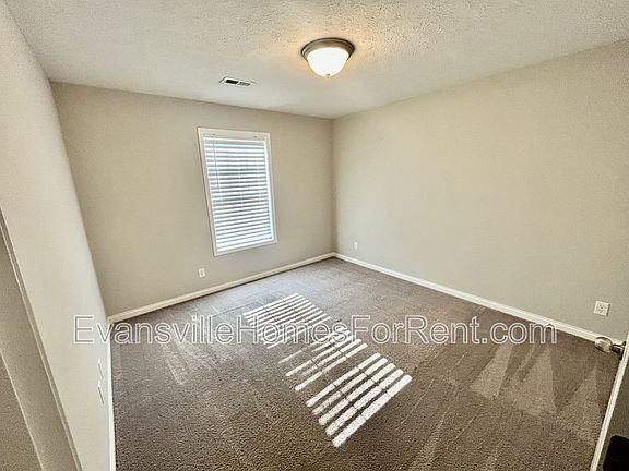 4th image of 4913 Live Oak Ct