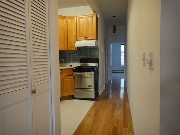 4th image of 308 E 105th St APT 4E