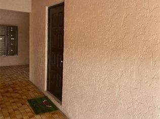 828 Wiggins Pass Rd APT 1, Naples, FL 34110