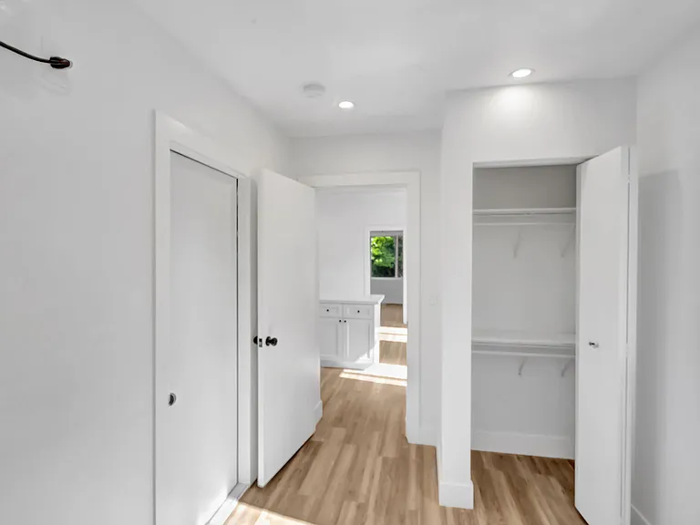 1260 SW 4th St #3 — Photo 4