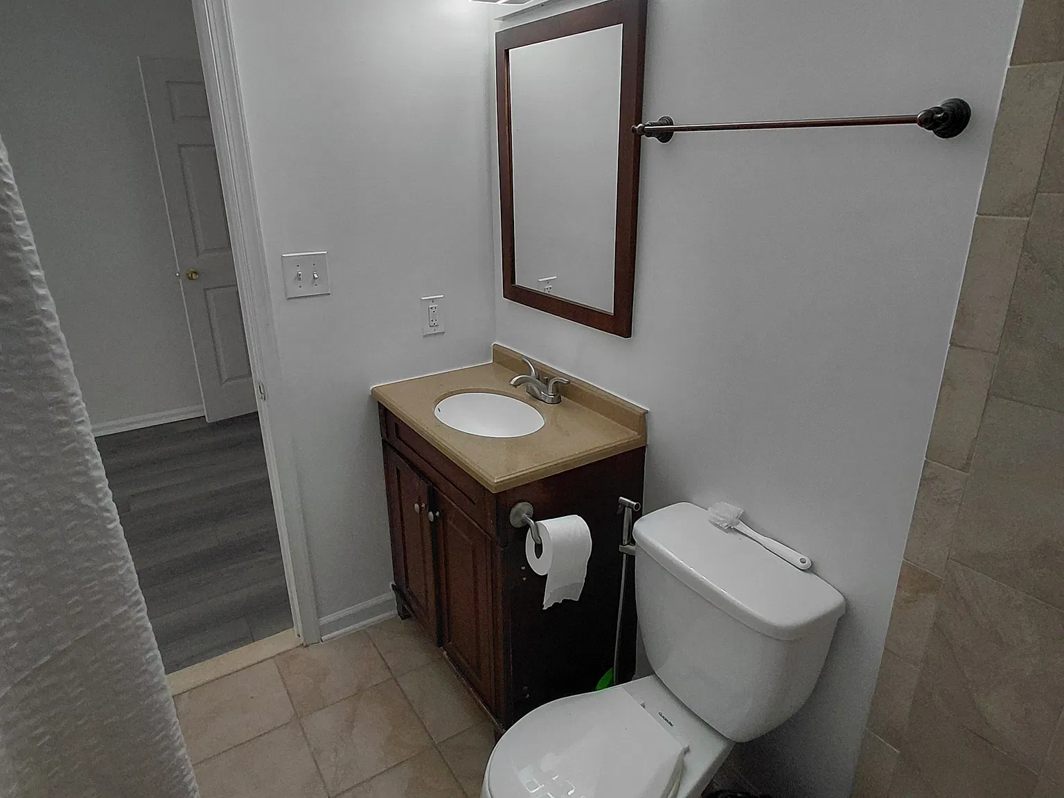 8560 Southlawn Ct — Photo 3