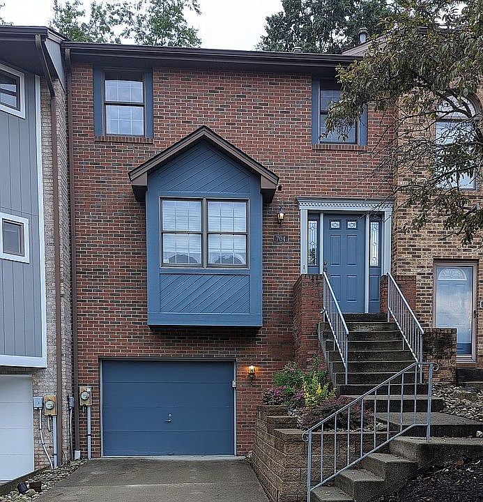 1st image of 704 Canterbury Dr