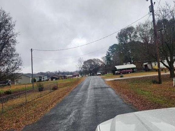 3rd image of 7698 Otts Cir