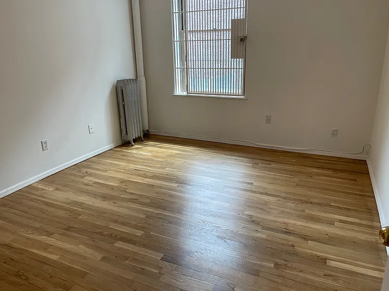 248 W 14th St #4 — Photo 8