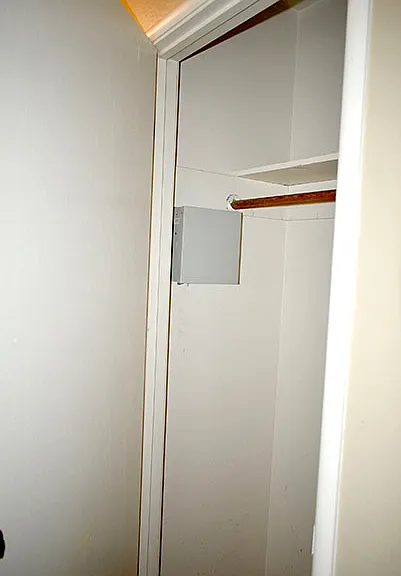 411 Clark Dr — Photo 12