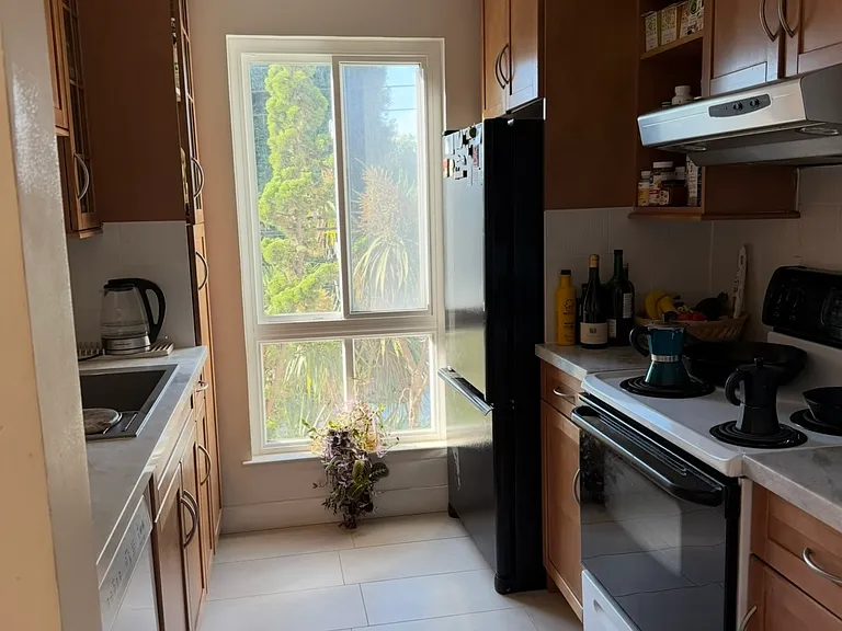 150 Pearl St #102 — Photo 6