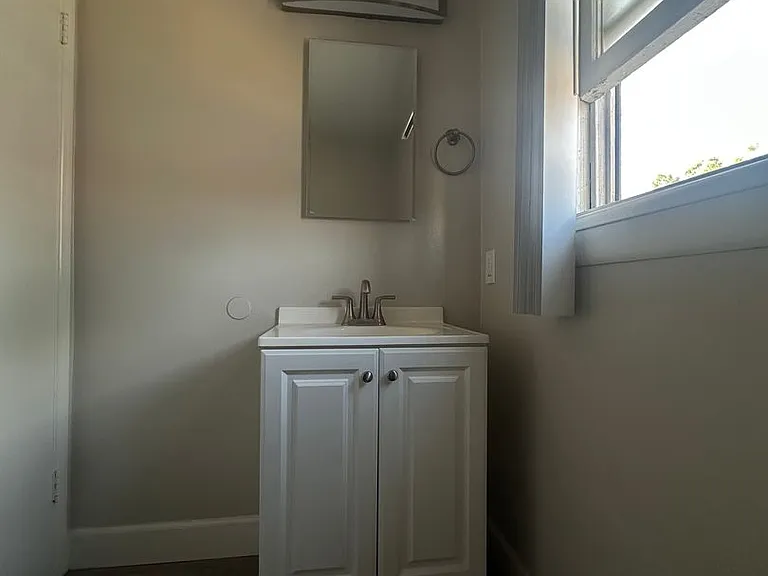 116 S Orange Ave — Photo 10