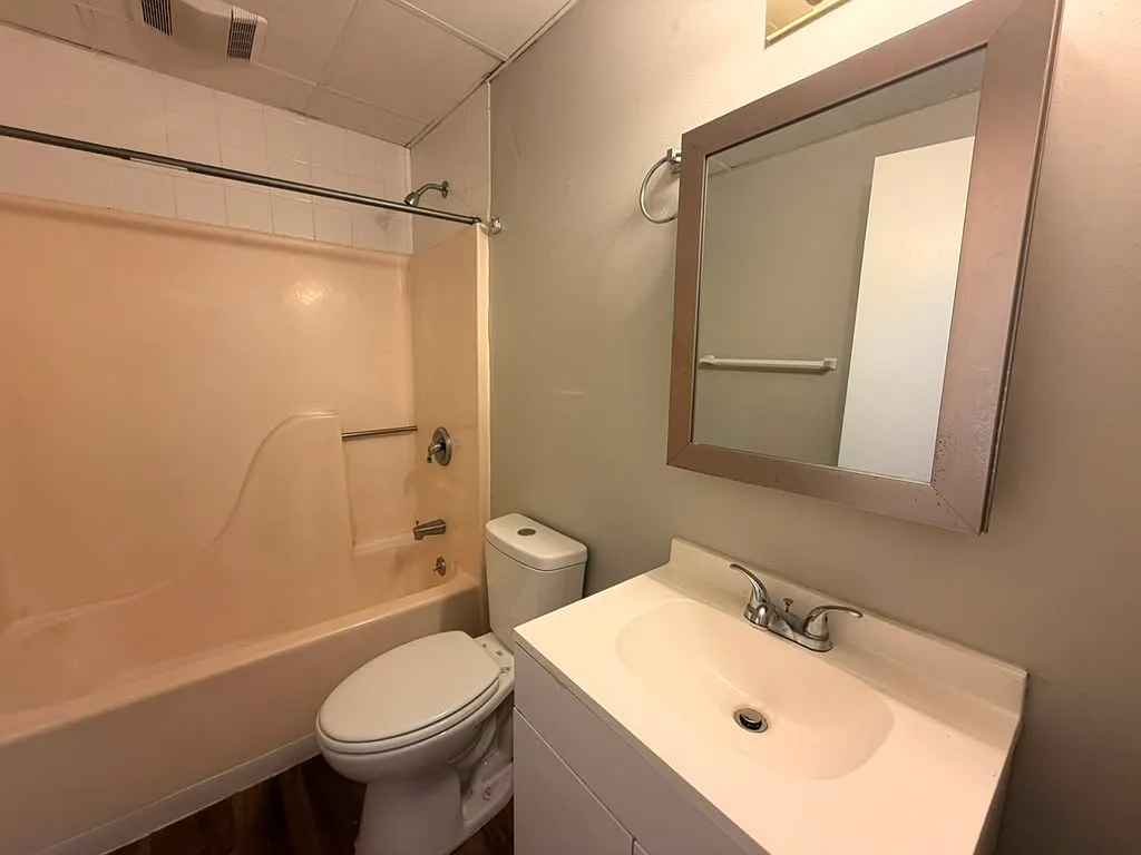2 bed, $1,625 — Photo 2