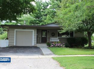 431 S Sycamore St, Genoa, IL 60135