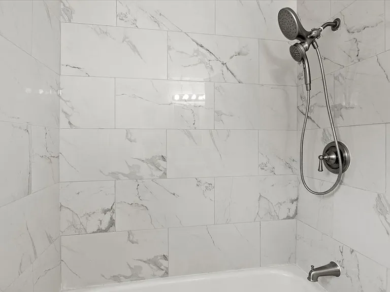 Burke Crest Apartments — Photo 18