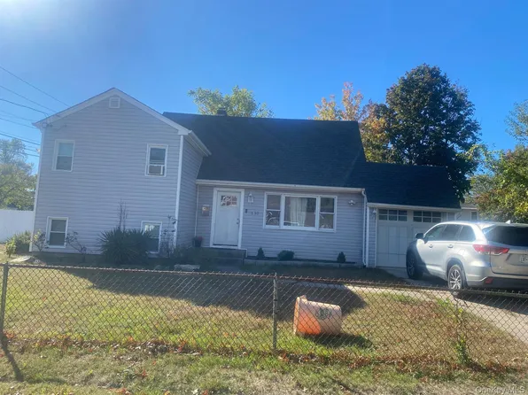 1452 Peters Boulevard, Bay Shore, NY 11706