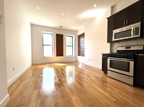 225 Halsey Street image 1 of 7