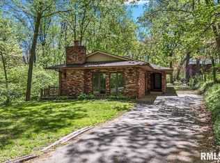 2320 E Lake Shore Dr, Springfield, IL 62712