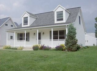 137 Cedar St, Pt Clinton, OH 43452