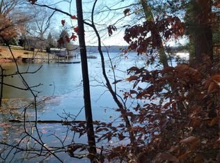 3 White Point Ln, Taylorsville, NC 28681