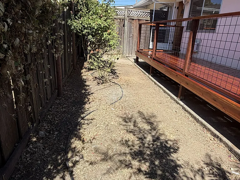 411 S E St — Photo 16
