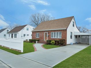 5 Nassau Ave, Plainview, NY 11803