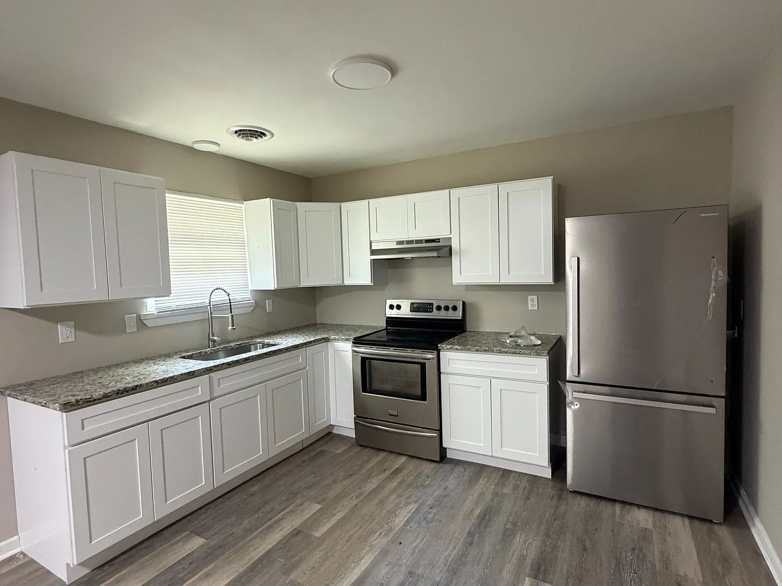304 Elizabeth Street - 1 — Photo 3