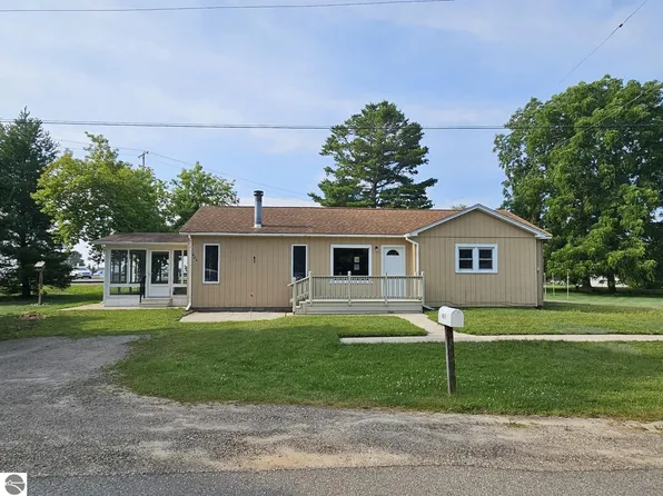 404 North St E, Tawas City, MI 48763