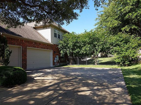 4th image of 3104 Carnousty St