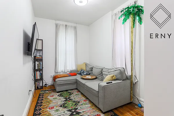 Rented by ERNY LLC | media 9