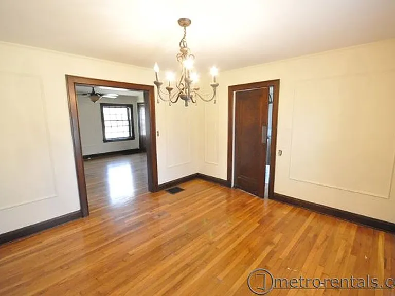 3201 Indianola Ave #A-B — Photo 5