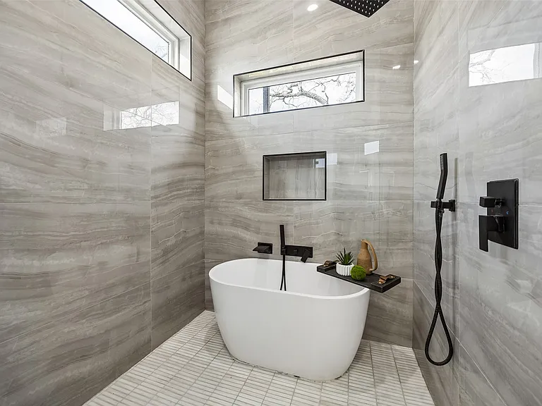 4217 Roseland Ave — Photo 16