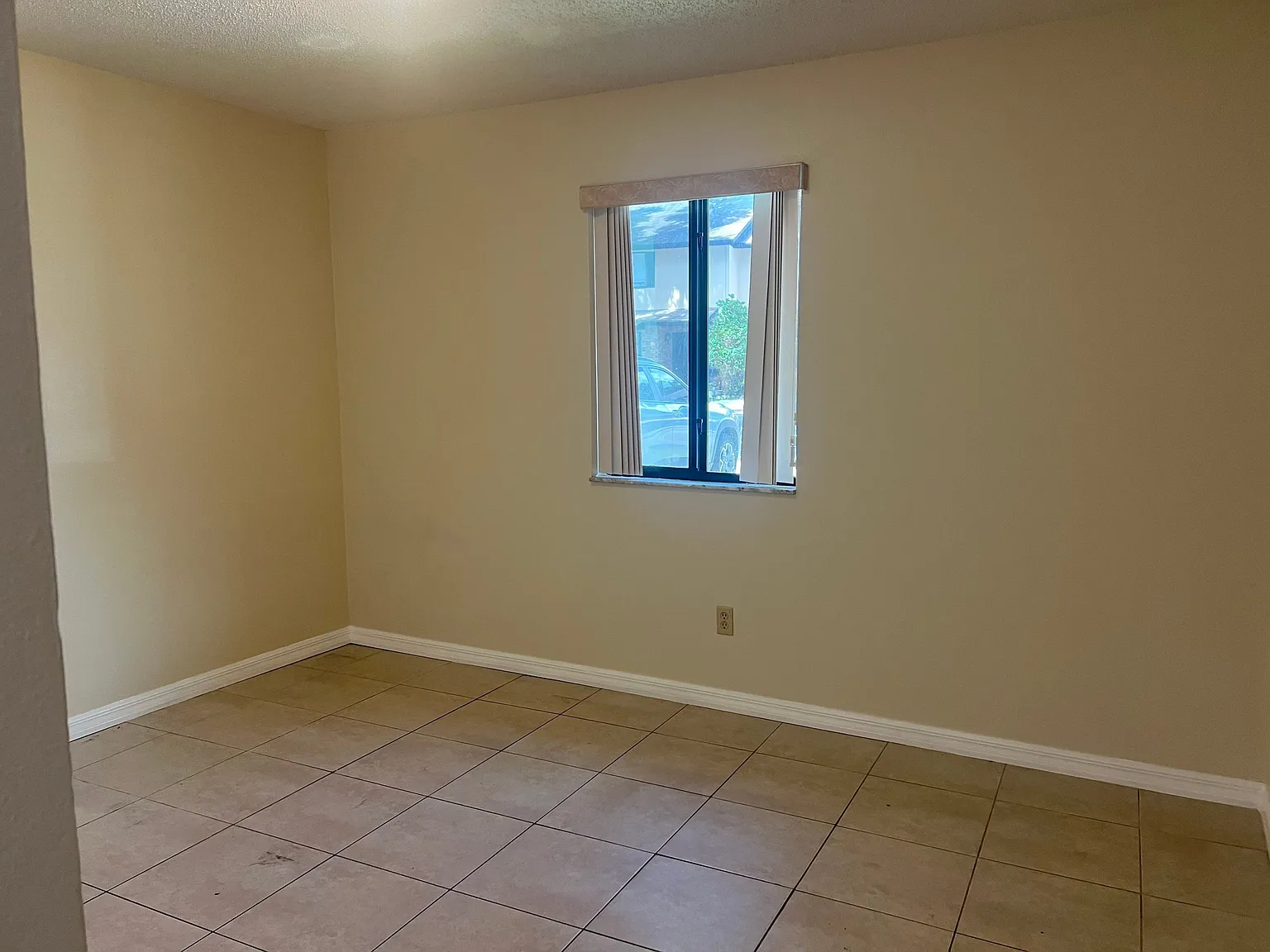 1805 Foxhall Circle - 1 — Photo 4