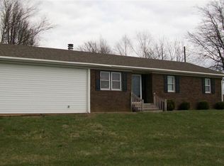 20 Field Rd, Morganfield, KY 42437