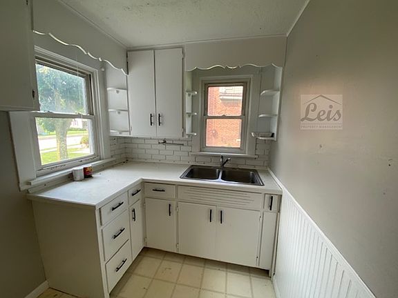 5th image of 508 W Canal St