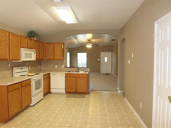 2nd image of 211 Lucky Clover Ln