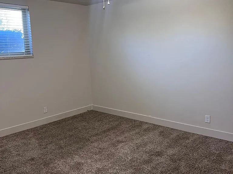 Harrison Pointe Apartments — Photo 13