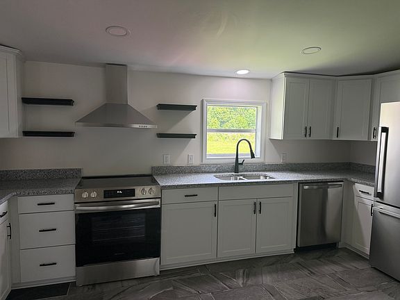 4th image of 943 Cypress Gardens Rd