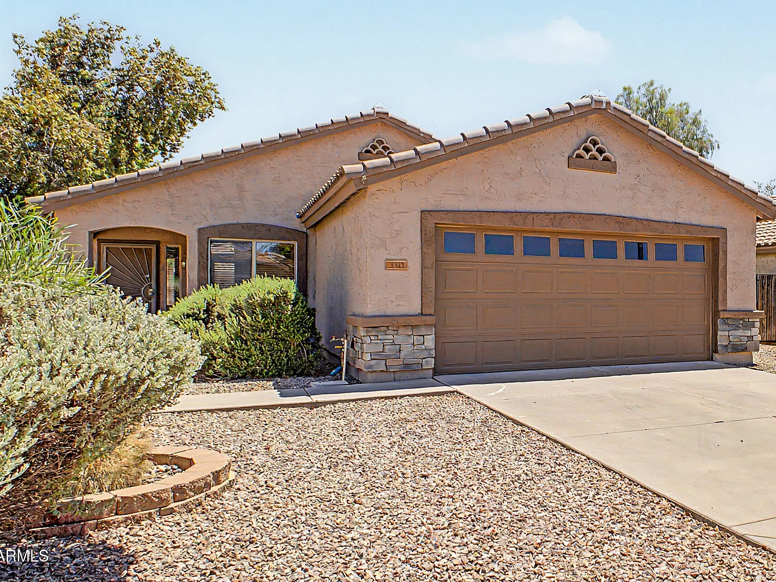 3 bed, 2.0 bath, 1358 sqft, $2,100 — Photo 3