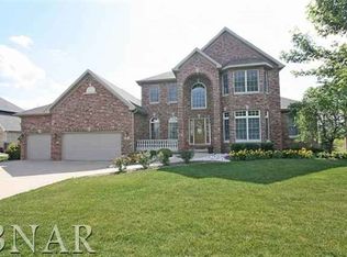 37 Stonebrook Ct, Bloomington, IL 61704
