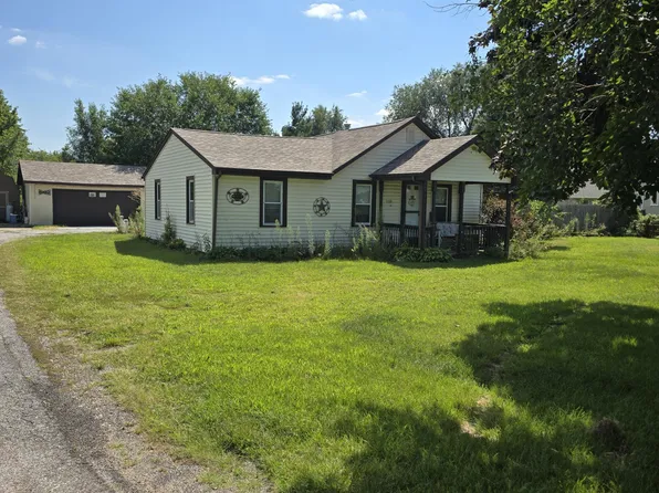 139 North St, Fruitland, IA 52749