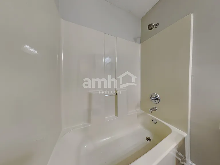 7748 Parkmont Dr — Photo 17