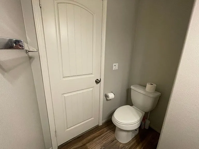 1591 Stow Grove Ave — Photo 7