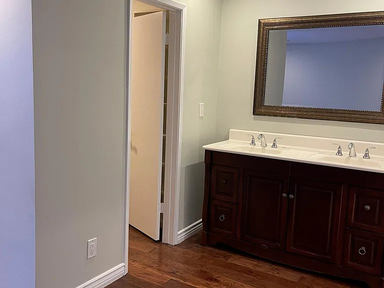 Master Vanity