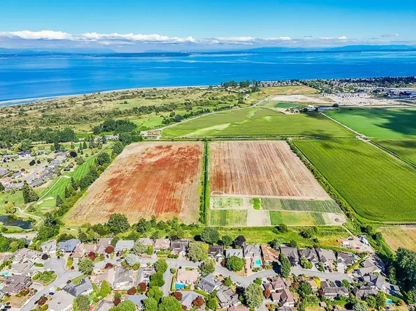5761 6th Ave, Tsawwassen, BC V4L 0A7